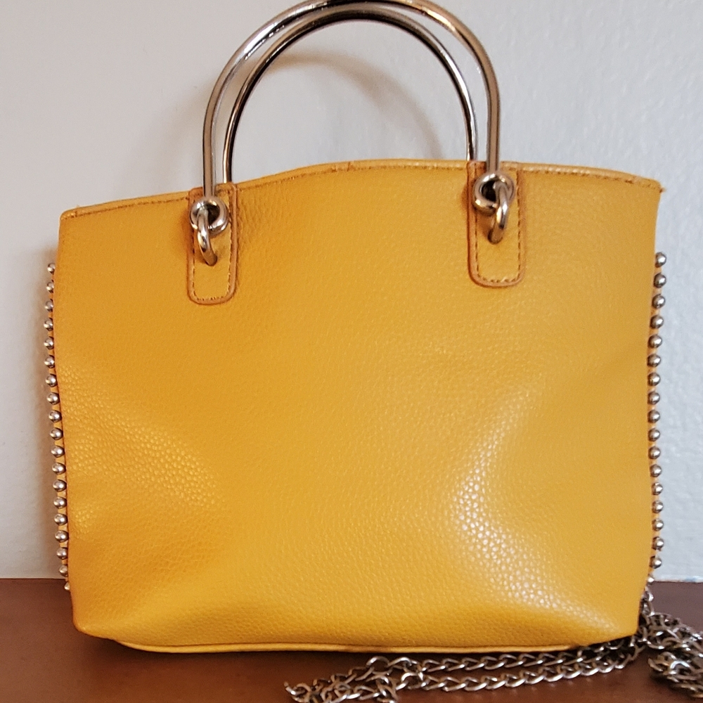 Handbags - Picture 3 of 8